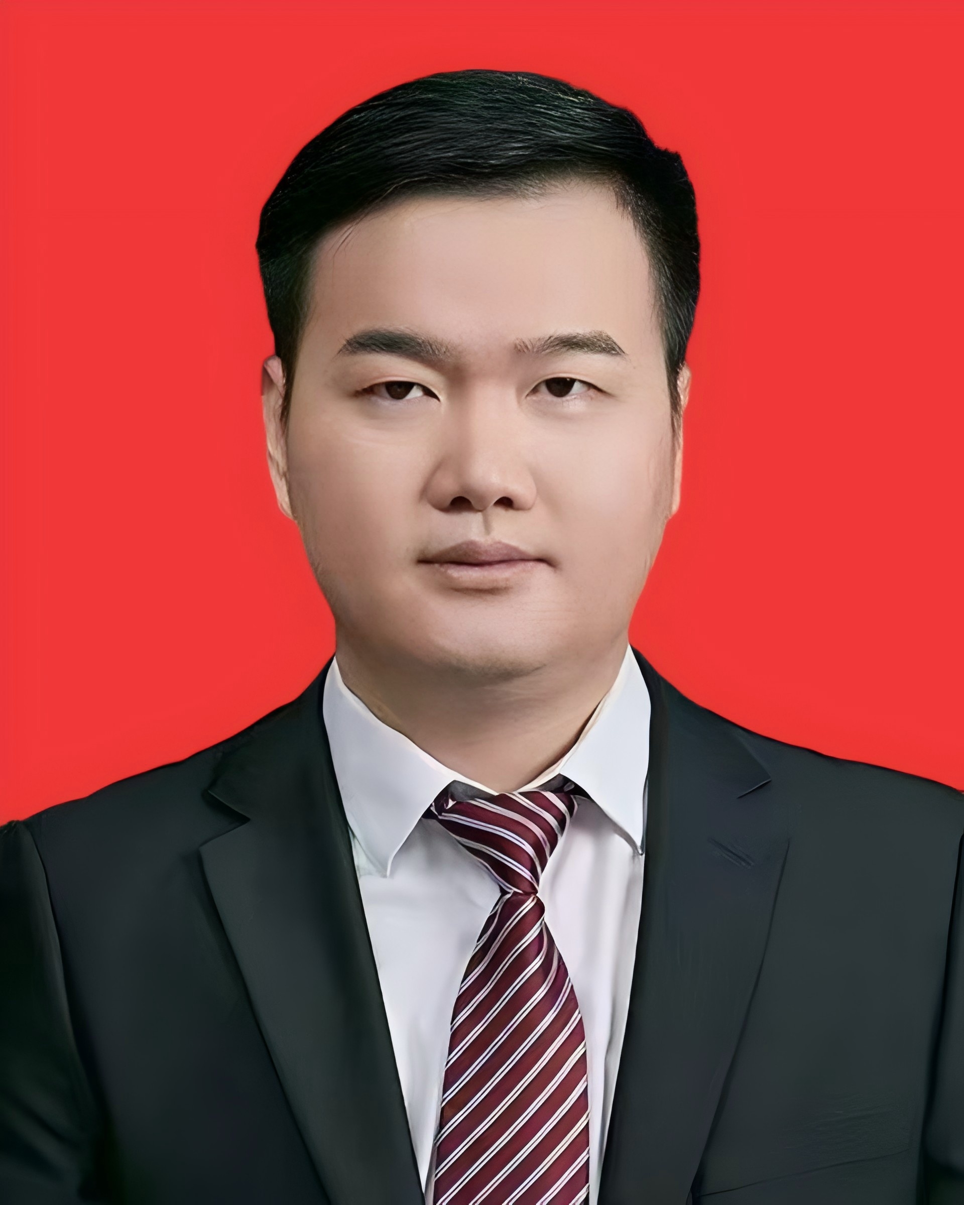 王  浩