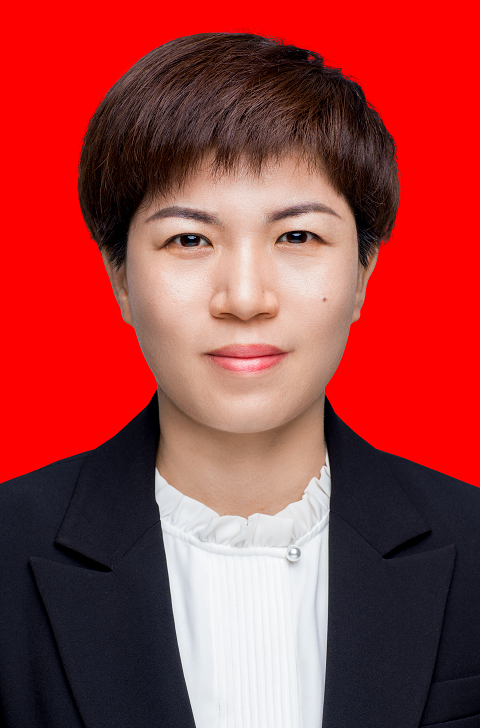 陈 静